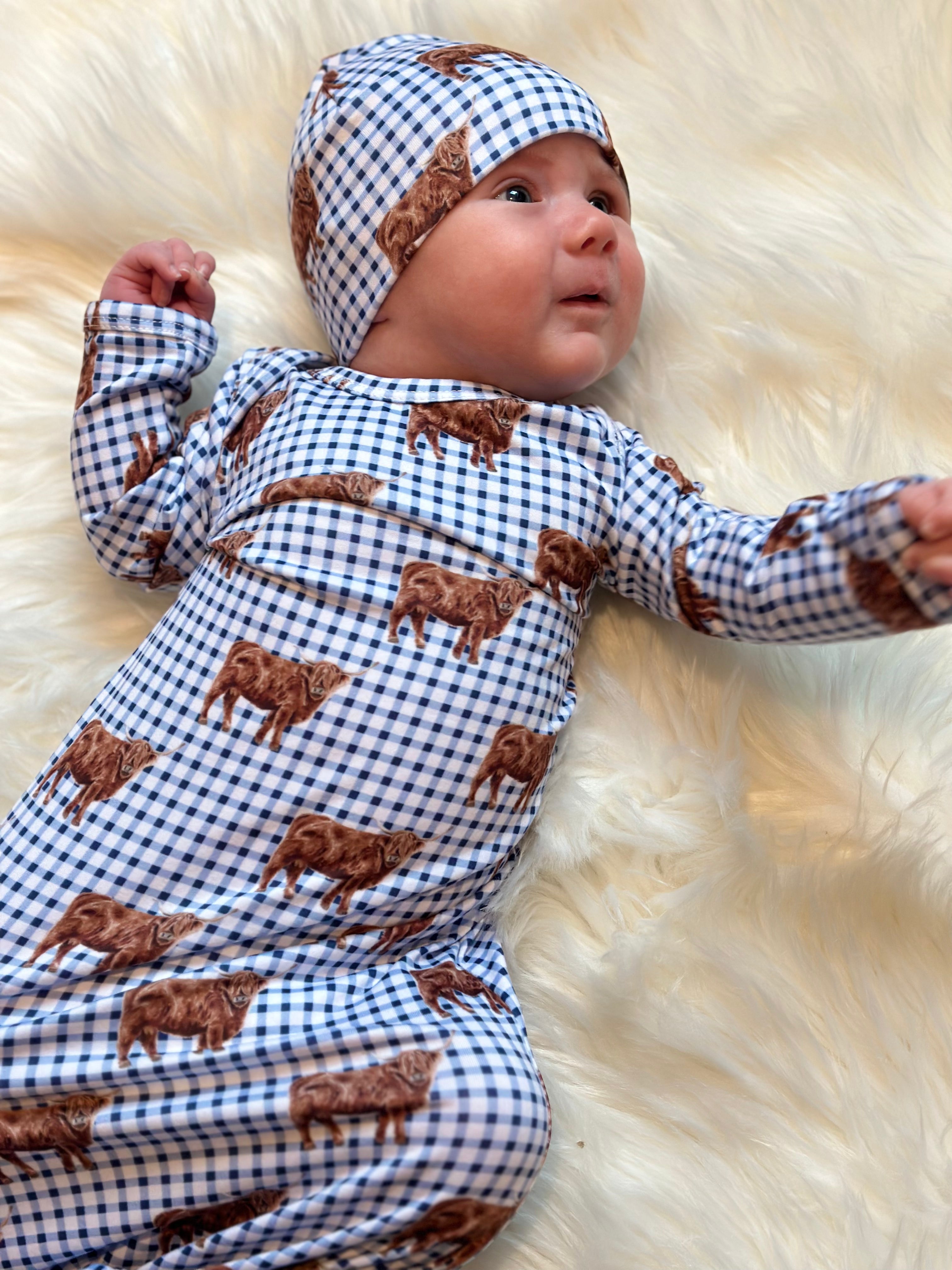 Plaid highland knotted gown and hat set