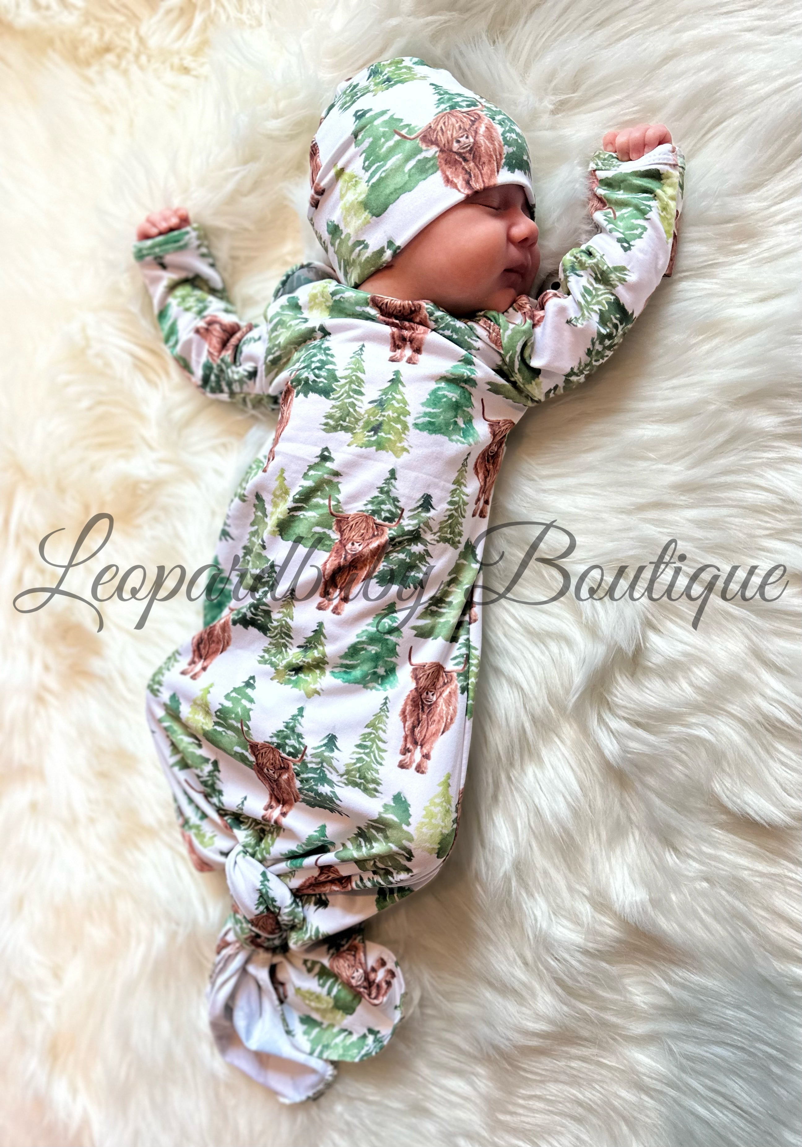 Highland Forrest knotted gown and hat set